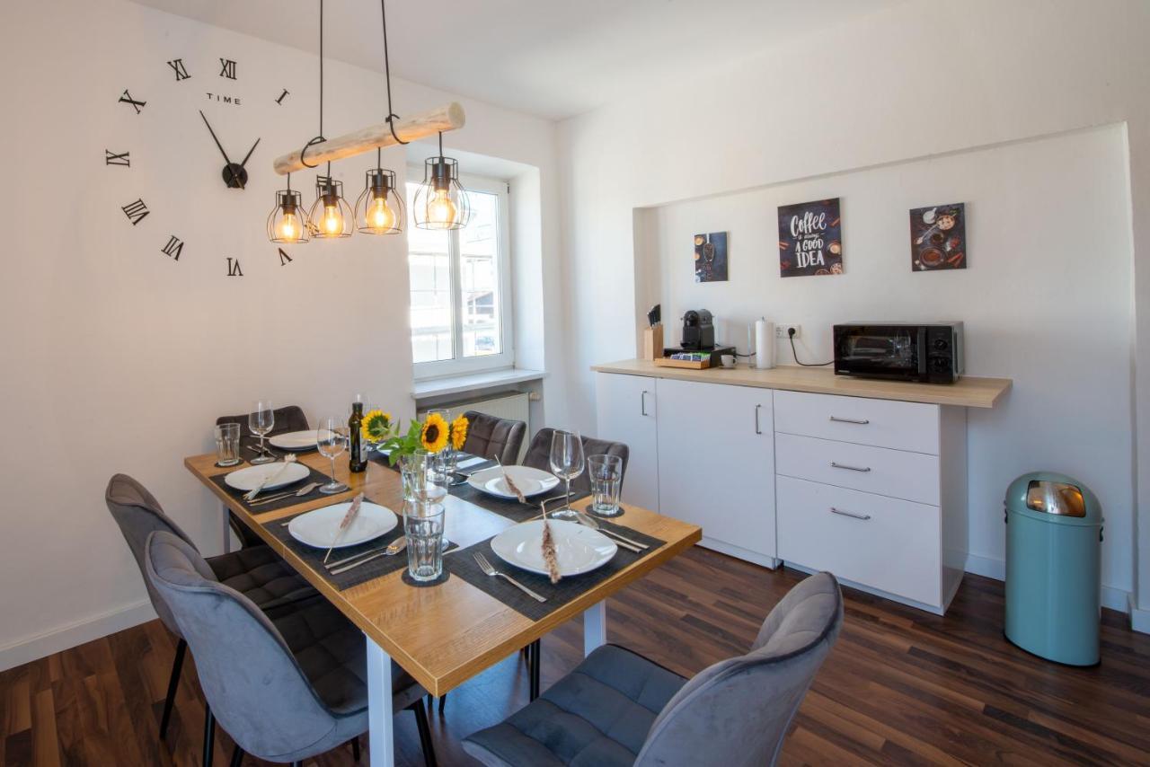 Bessa Homes 6 Personen 2 Schlafzimmer, 3 King Size, Betten, Balkon, Kueche Haag in Oberbayern Exterior photo