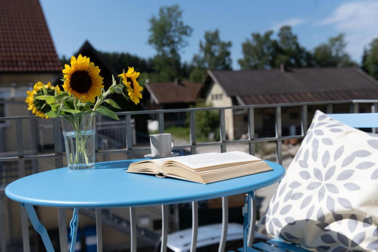 Bessa Homes 6 Personen 2 Schlafzimmer, 3 King Size, Betten, Balkon, Kueche Haag in Oberbayern Exterior photo