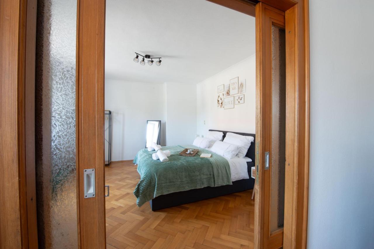 Bessa Homes 6 Personen 2 Schlafzimmer, 3 King Size, Betten, Balkon, Kueche Haag in Oberbayern Exterior photo