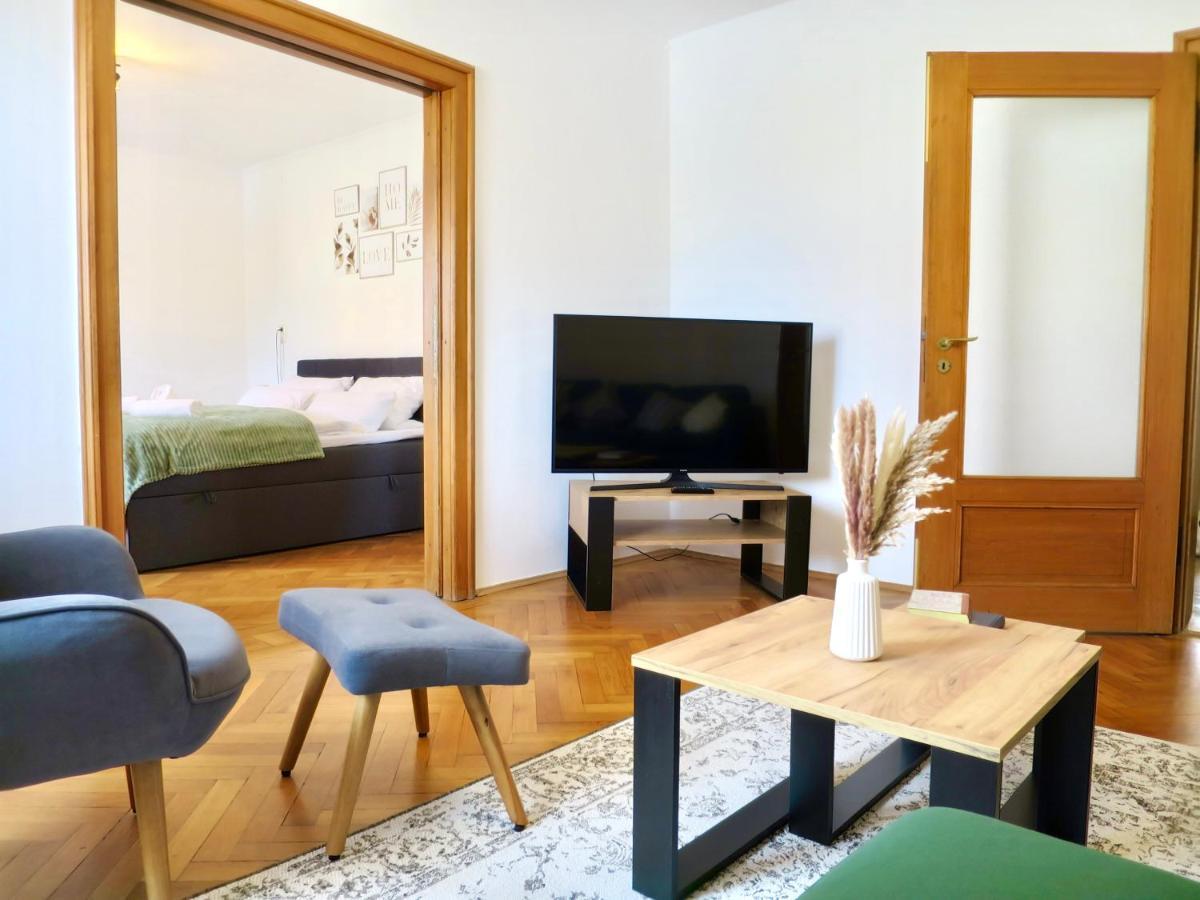 Bessa Homes 6 Personen 2 Schlafzimmer, 3 King Size, Betten, Balkon, Kueche Haag in Oberbayern Exterior photo